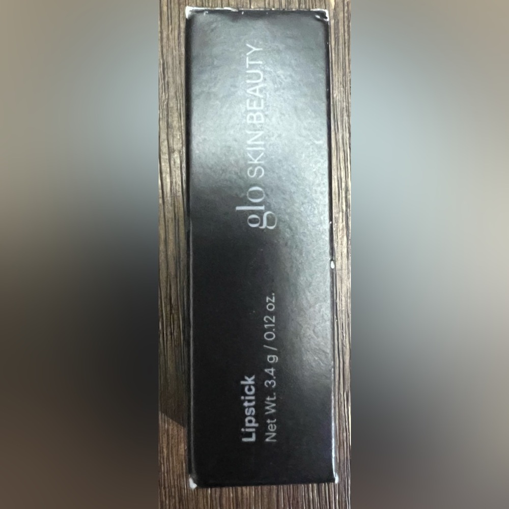 NIB Glo Skin Beauty Lipstick - Date Night!